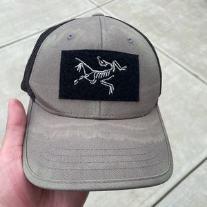 Y2K Faded Arc’Teryx Flex Fit Fitted Trucker Hat OSFA